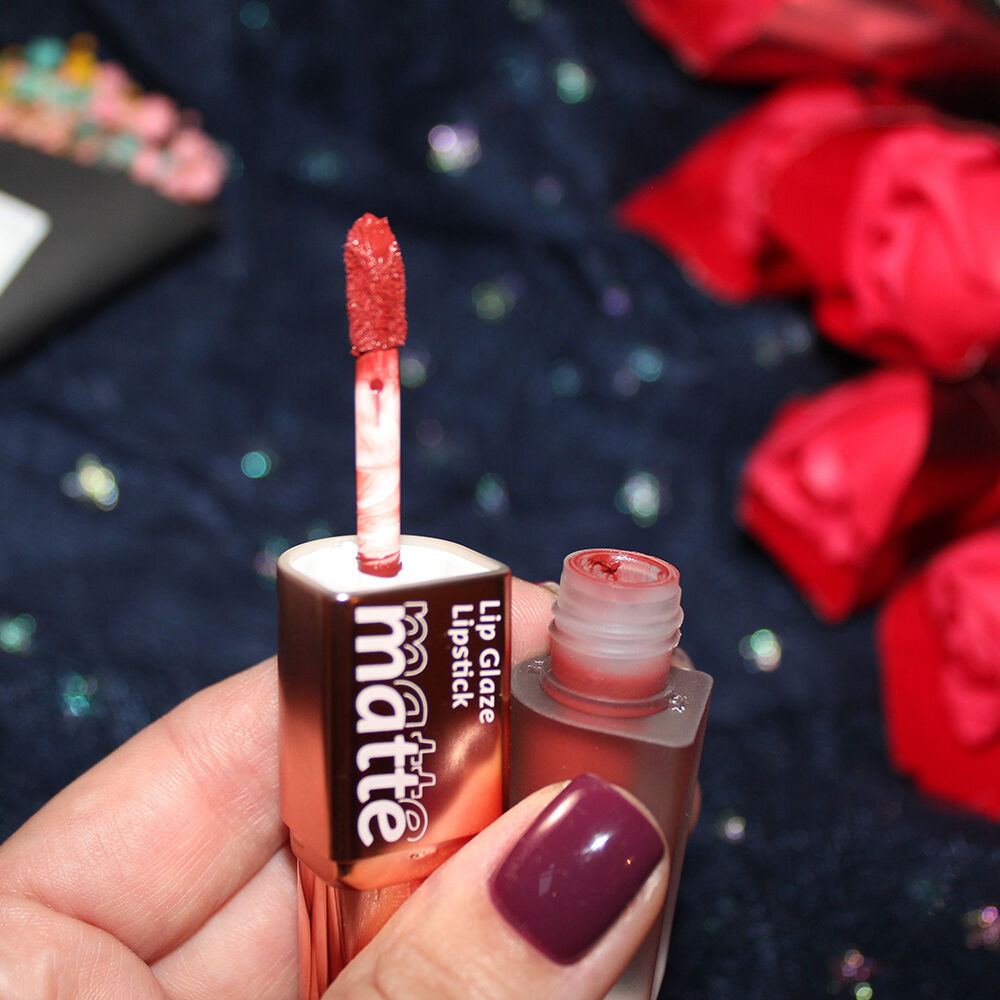 O.TWO.O Matte Lip Glaze & Lipstick