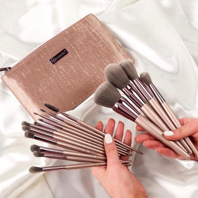 Lavish Elegance 15 Piece Brush Set With Cosmetic Bag